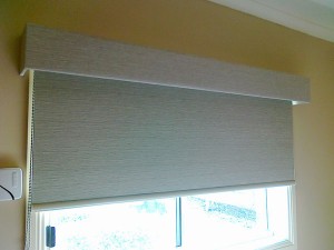 roller blind with bonded pelmet